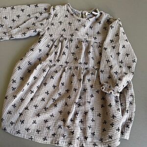 Zara Kids Grey Gauze Tiered Dress with Black Bow Print. Size 5-6 years.